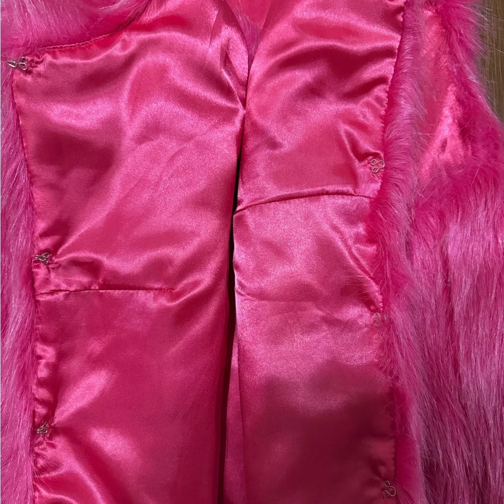 L'ATISTE Vibrant Pink Faux Fur Vest - Picture 3 of 3